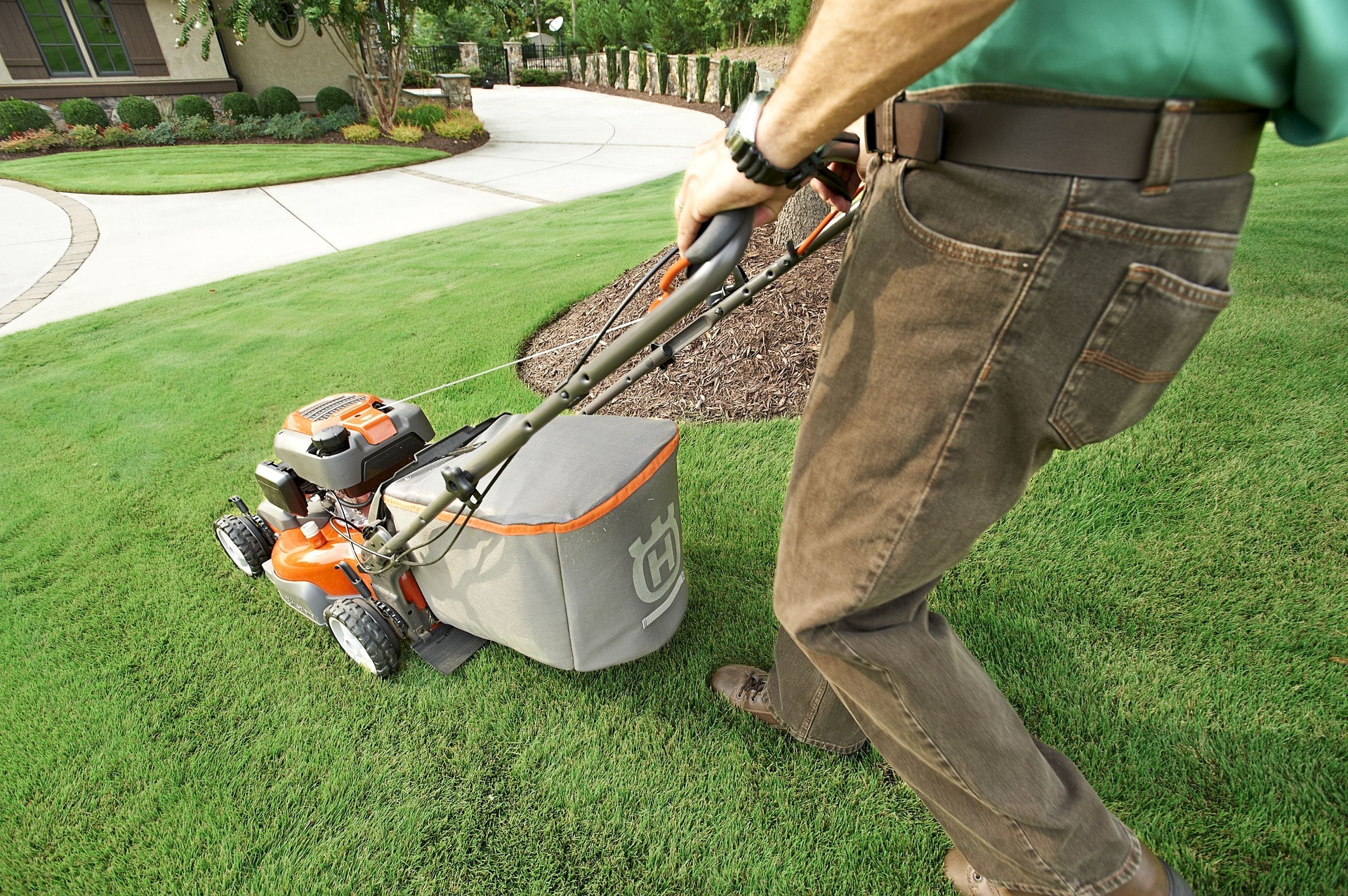 how to start a grass-cutting business